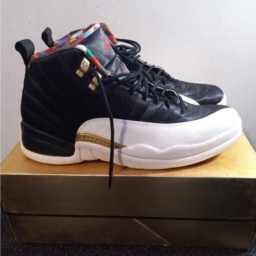 Jordan 12’s CNY  size 12